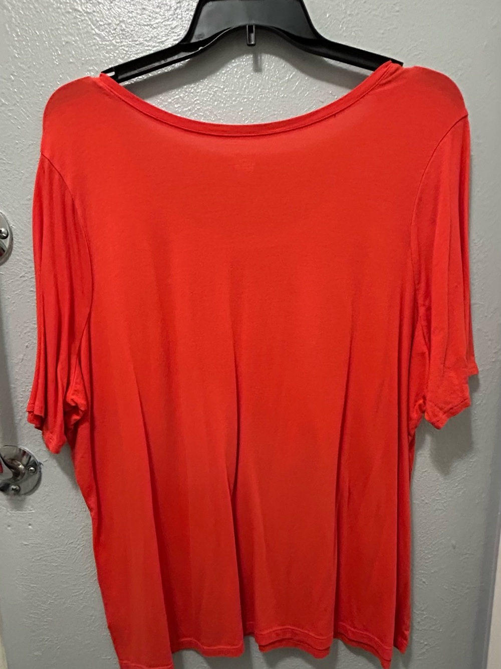 Lane Bryant Red Scoop Neck Short Sleeve Tee - Picture 5 of 5